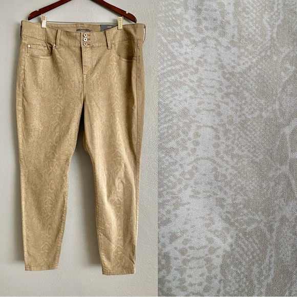 Torrid Khaki Pants Size 22 High Rise Jegging Snake Print Casual - Picture 1 of 11